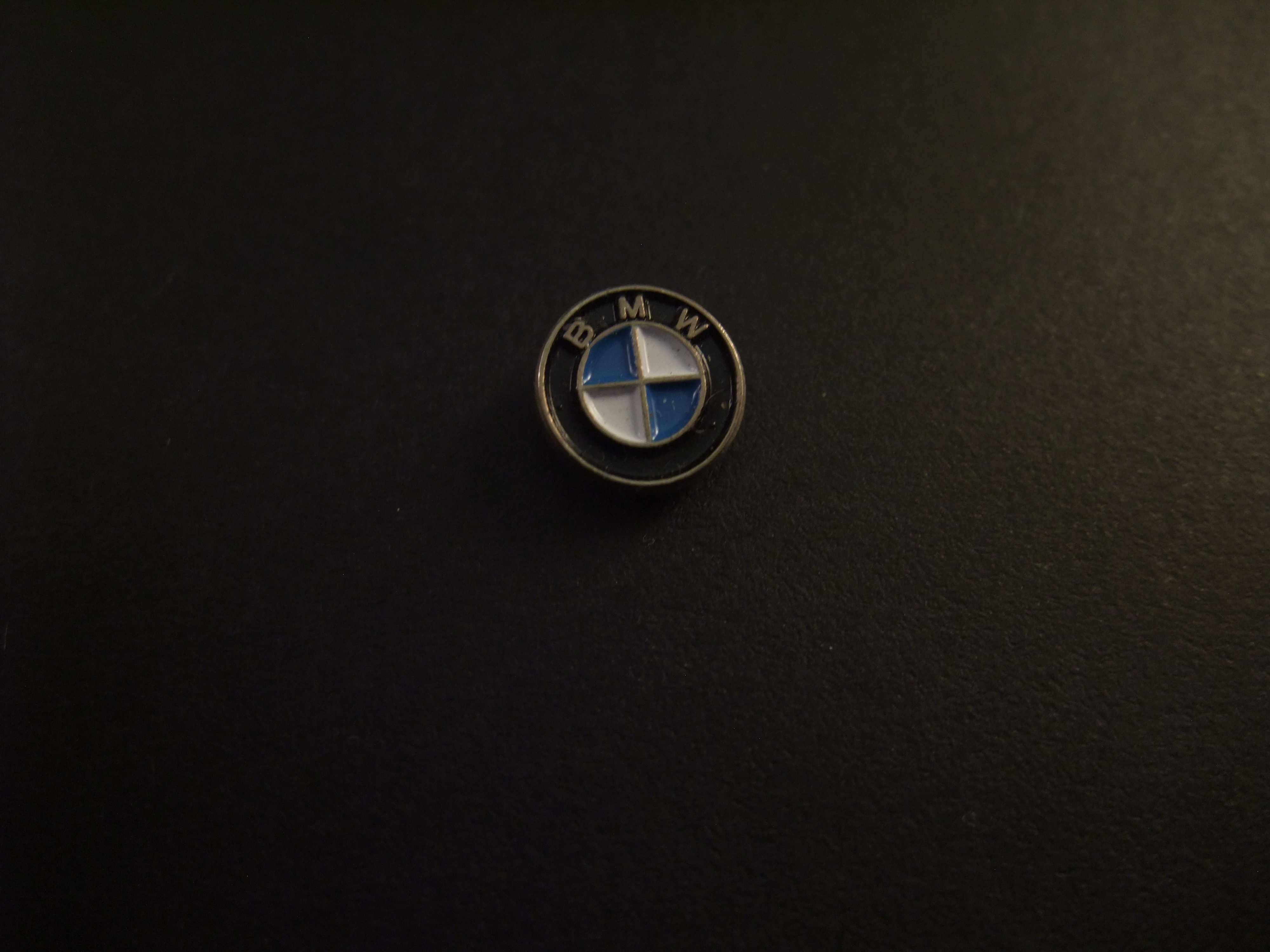 BMW auto logo klein model